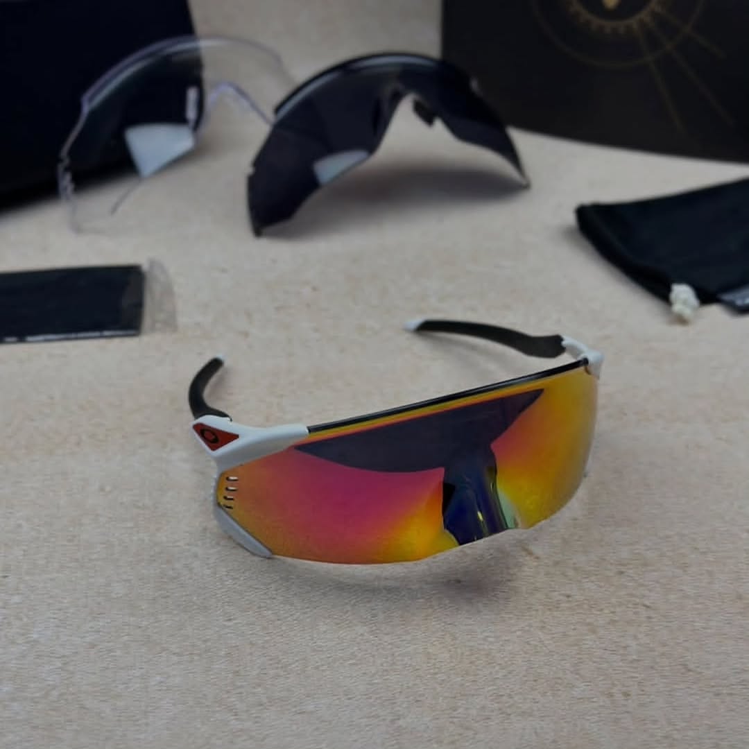 عینک ورزشی Oakley با عدسی Prizm Road آتشین